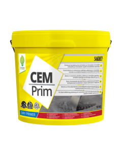 Professional application of SAKRET CEM Prim on steel reinforcement bars and concrete repair areas, showing the manual bristle brush technique for anti-corrosion protection and contact layer bonding.
