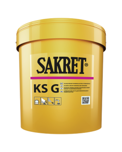 Application of SAKRET white silicate primer on a mineral substrate to balance absorption before painting with silicate paints.