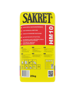 SAKRET HM 10 lime-cement plaster being applied to a 19th-century historical brick facade, showing its fiber-reinforced structure optimized for porous masonry restoration.