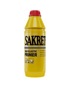 SAKRET OAD Elastic Primer applied with a roller to a bathroom floor to reinforce the substrate and ensure maximum adhesion for waterproofing.